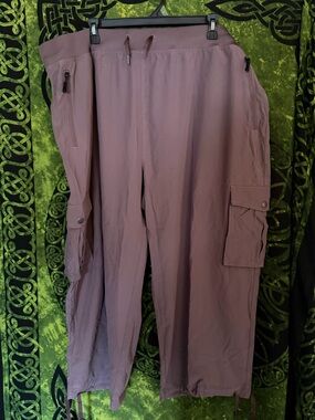 Women’s Capri Cargo Pants - Mauve Drawstring Waist
